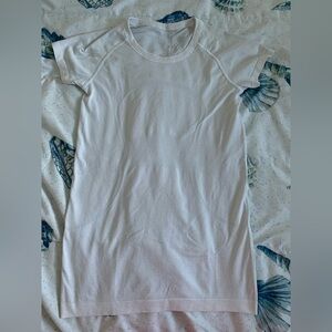 Lululemon Swiftly Tech Athletica White Short Sleeve Tee size 8